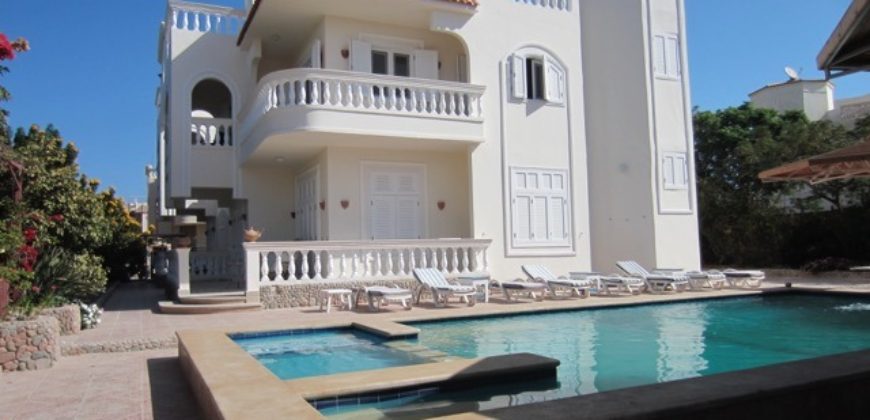 Amazing fully furnished villa 1500m in Mubarak 7 in Hurghada