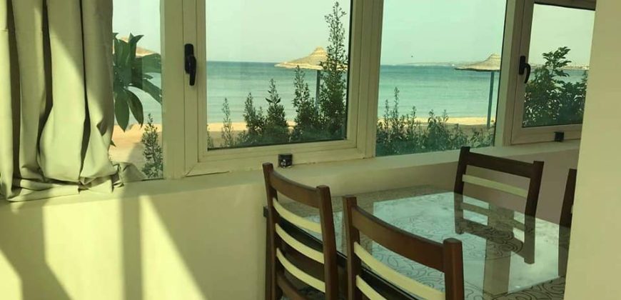 Fully furnished 2 bedrooms apartment Sea view with private beach In beautiful resort !