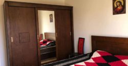 One bedroom apartment fully furnished ground floor with private garden !