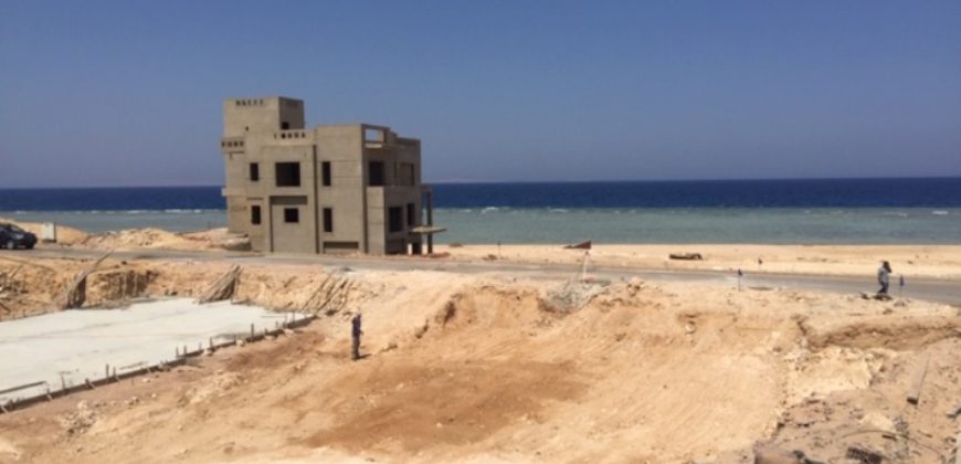 Twin house overlooking the sea