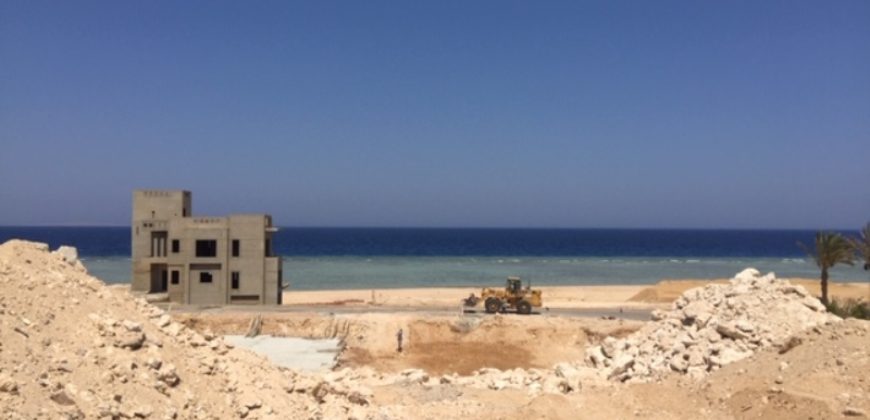 Twin house overlooking the sea