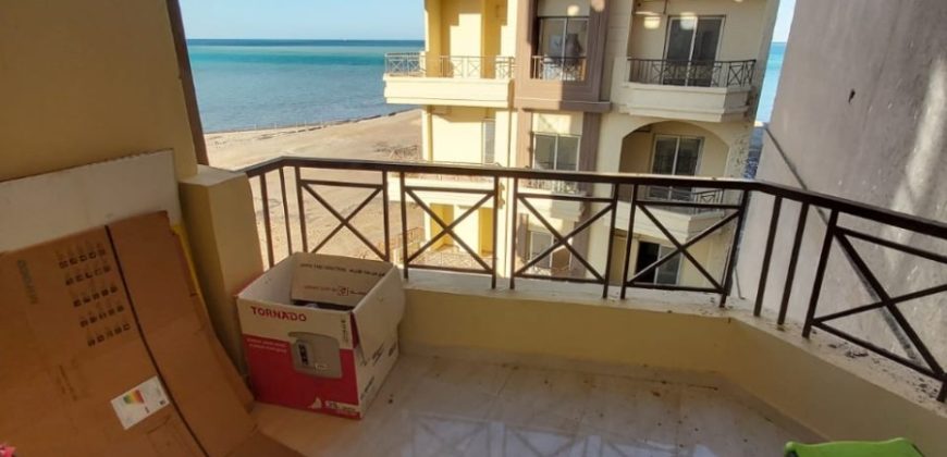 Furnished 2-bedroom apartment with a balcony sea view