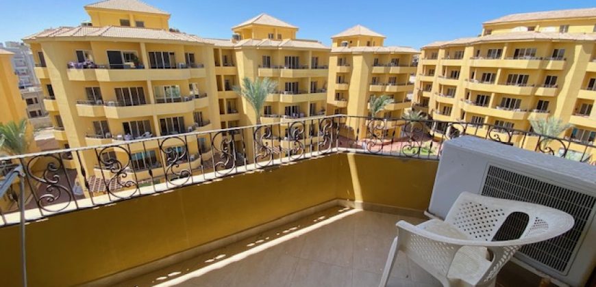 APARTMENT WITH POOL VIEW