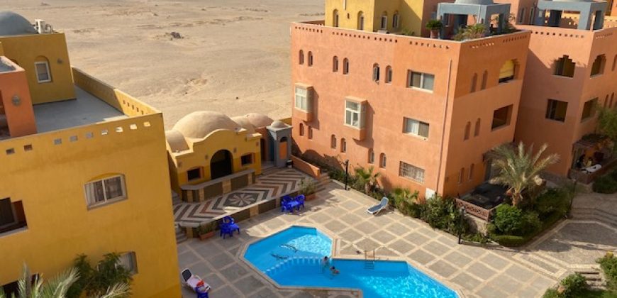 APARTMENT WITH PRIVATE ROOF