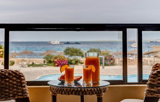 CHALET WITH PRIVATE BEACH!