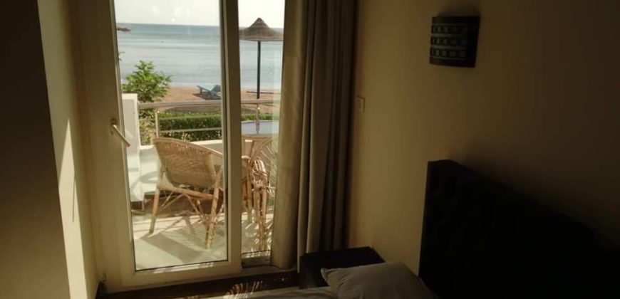 Fully furnished 2 bedrooms apartment Sea view with private beach In beautiful resort !