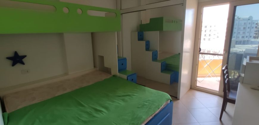 Furnished 3-bedroom apartment in British Resort